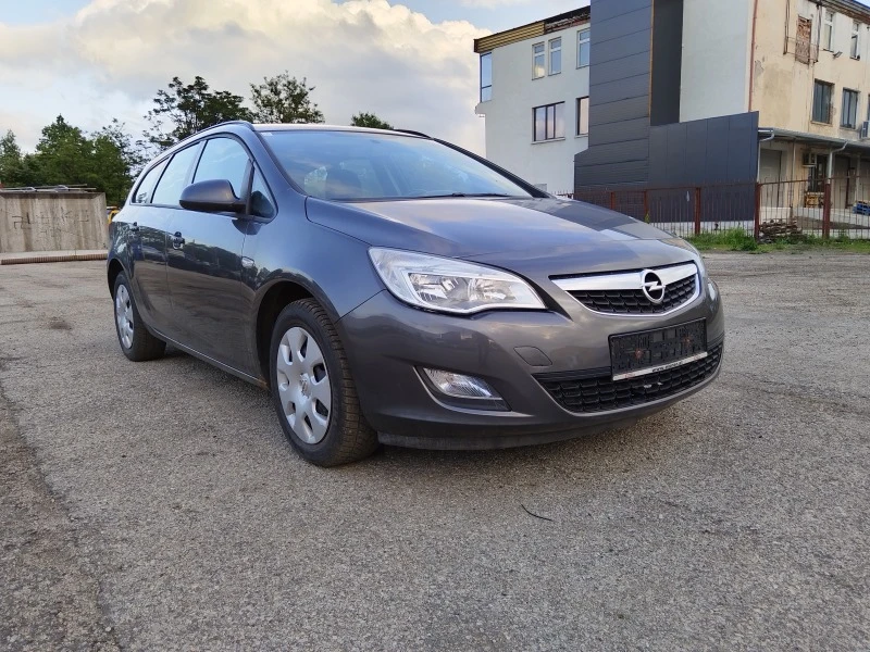 Opel Astra 1.4, снимка 1 - Автомобили и джипове - 45830357