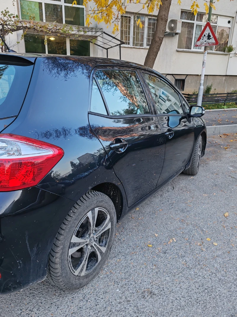 Toyota Auris, снимка 11 - Автомобили и джипове - 47971923