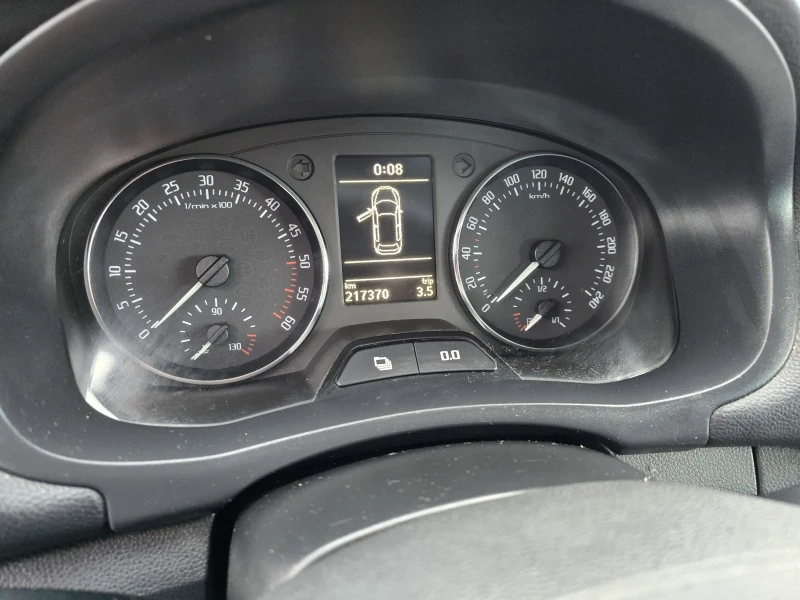 Skoda Fabia 1.6 TDI, снимка 9 - Автомобили и джипове - 53283657