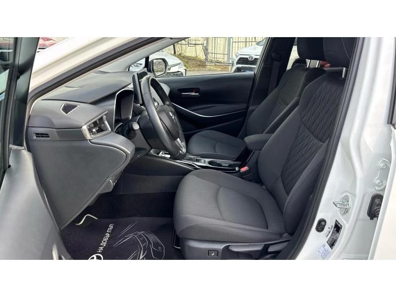 Toyota Corolla SDN 1.8HSD EXECUTIVE PLUS, снимка 12 - Автомобили и джипове - 54333194