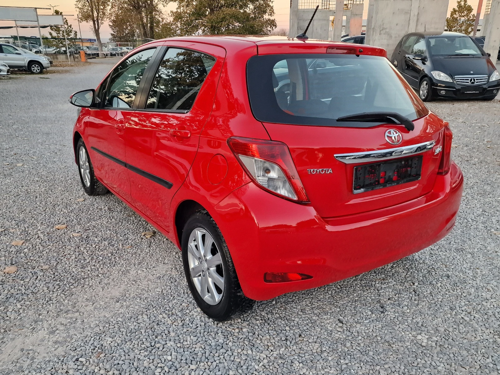 Toyota Yaris 1.3VVTI-99k.s-EURO5-6sk - изображение 6