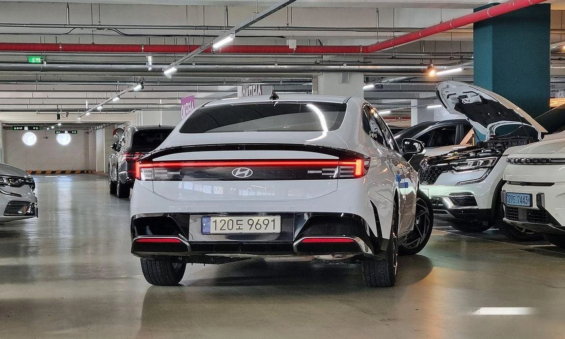 Hyundai Sonata 2.0 LPG Exclusive * НАЙ-ДОБРА ЦЕНА В БЪЛГАРИЯ*  - изображение 4