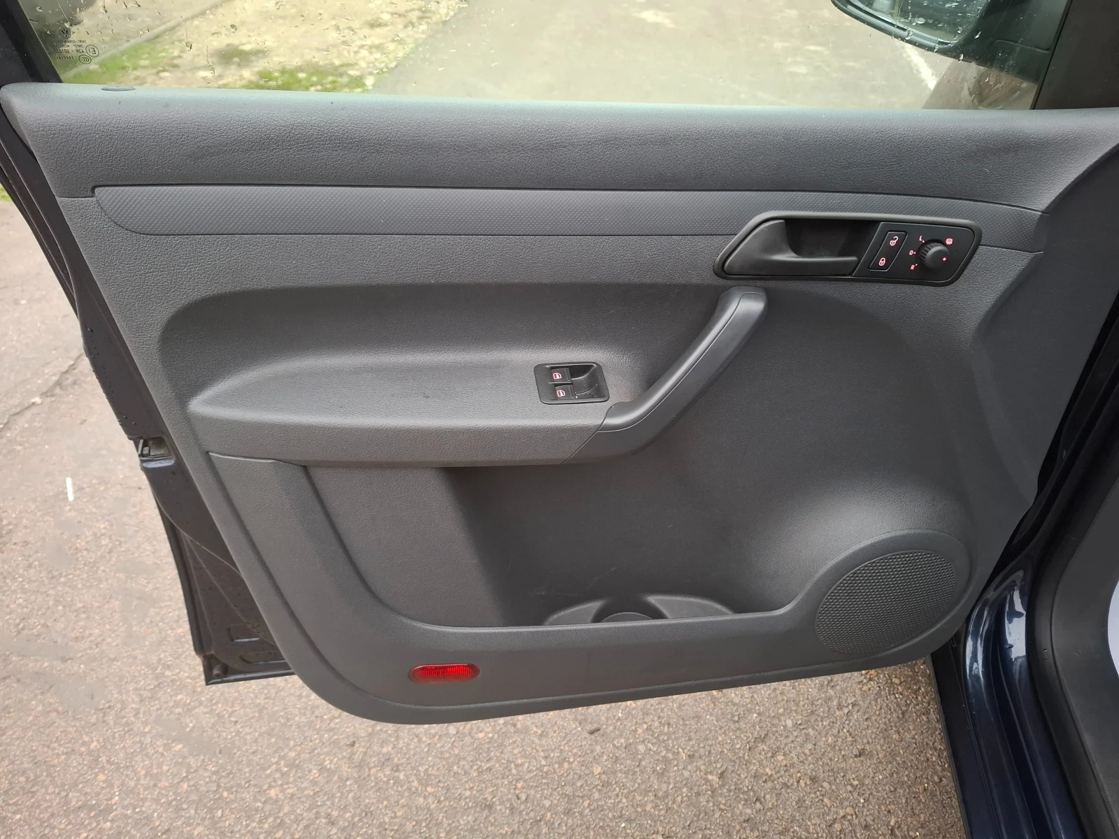 VW Caddy 1.6TDI  - изображение 8