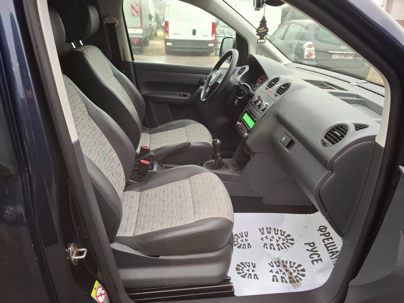 VW Caddy 1.6TDI  - изображение 9