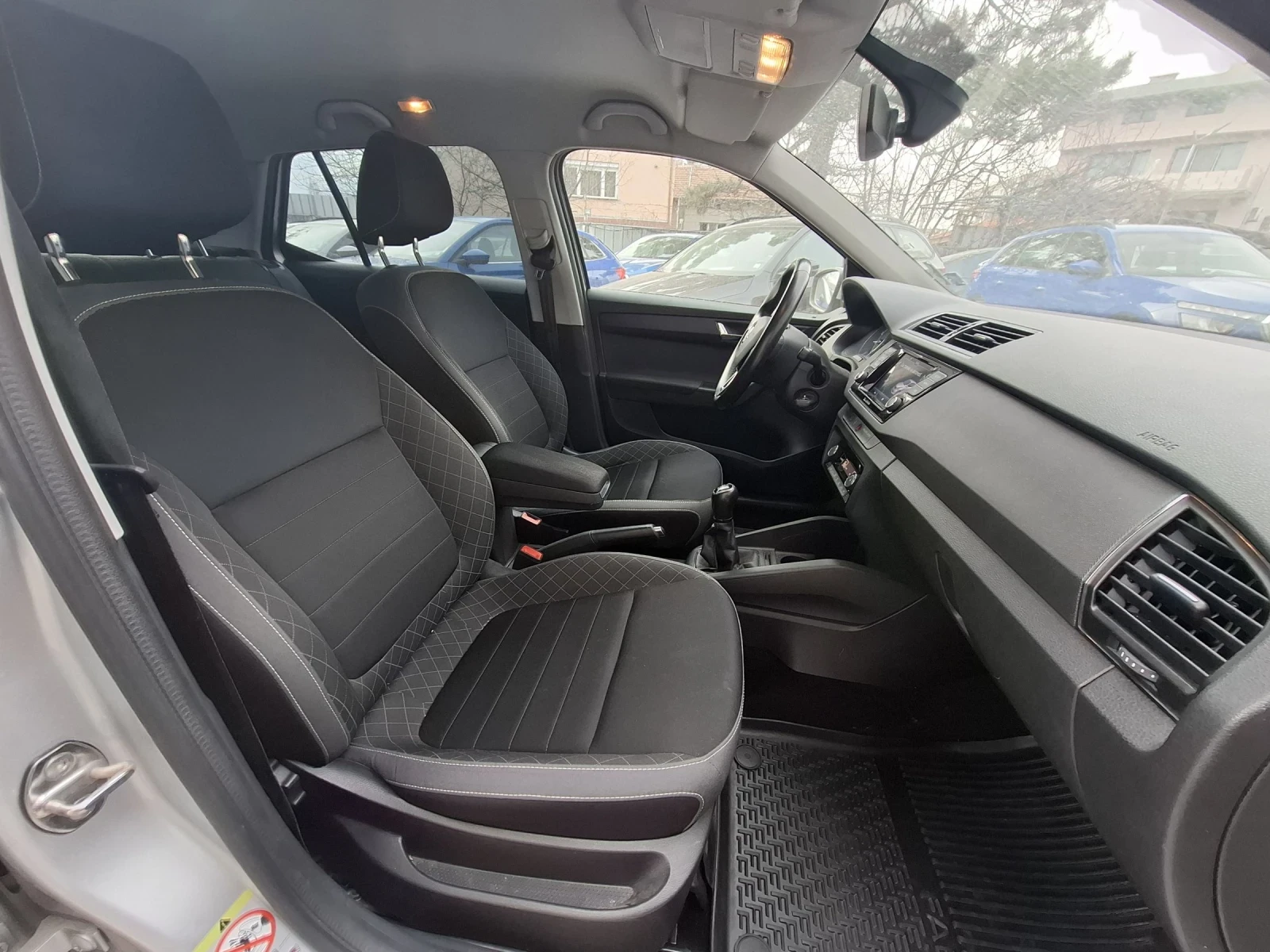 Skoda Fabia 1.0 TSI / LPG, снимка 9 - Автомобили и джипове - 53945796