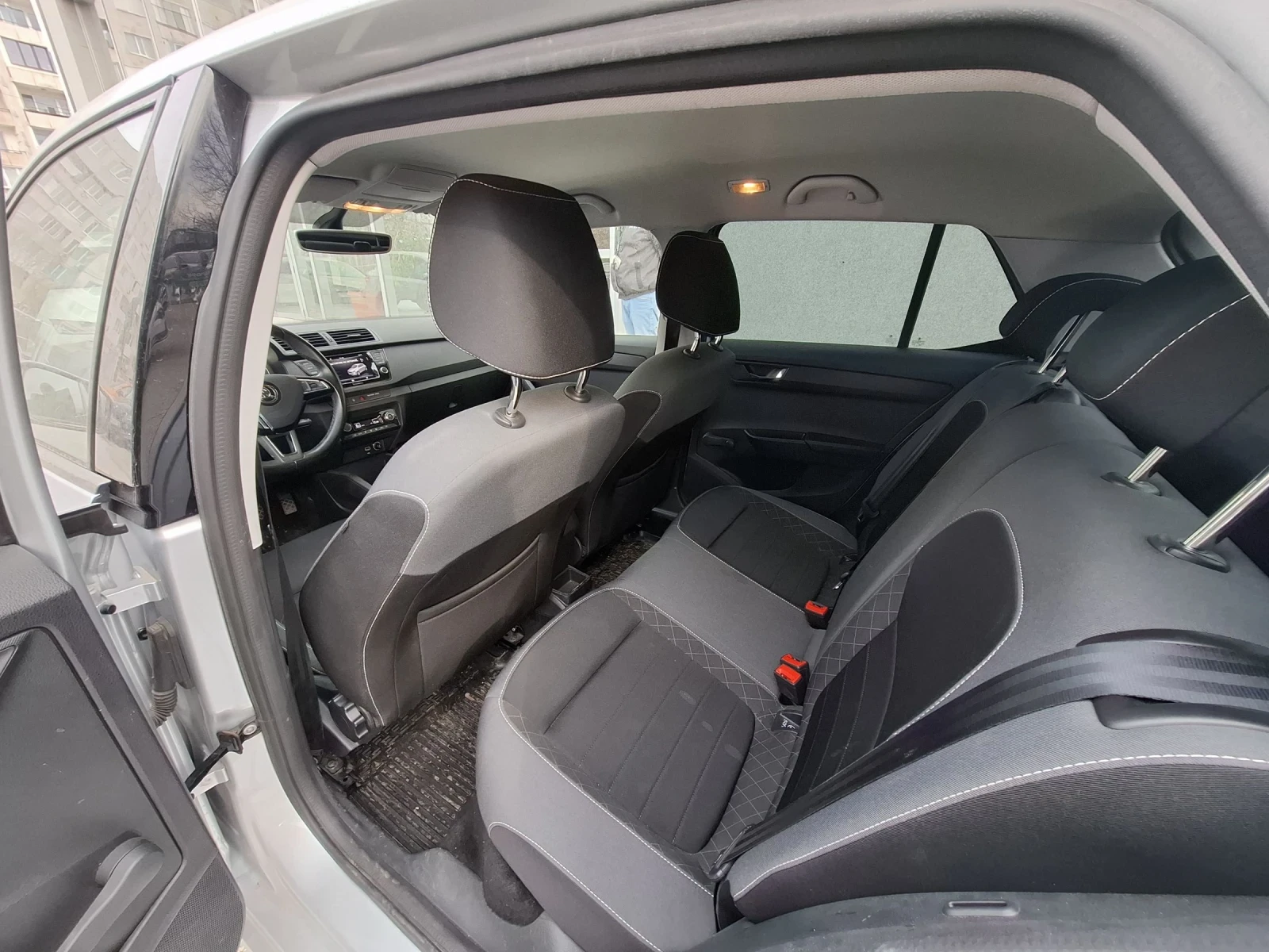 Skoda Fabia 1.0 TSI / LPG, снимка 10 - Автомобили и джипове - 53945796