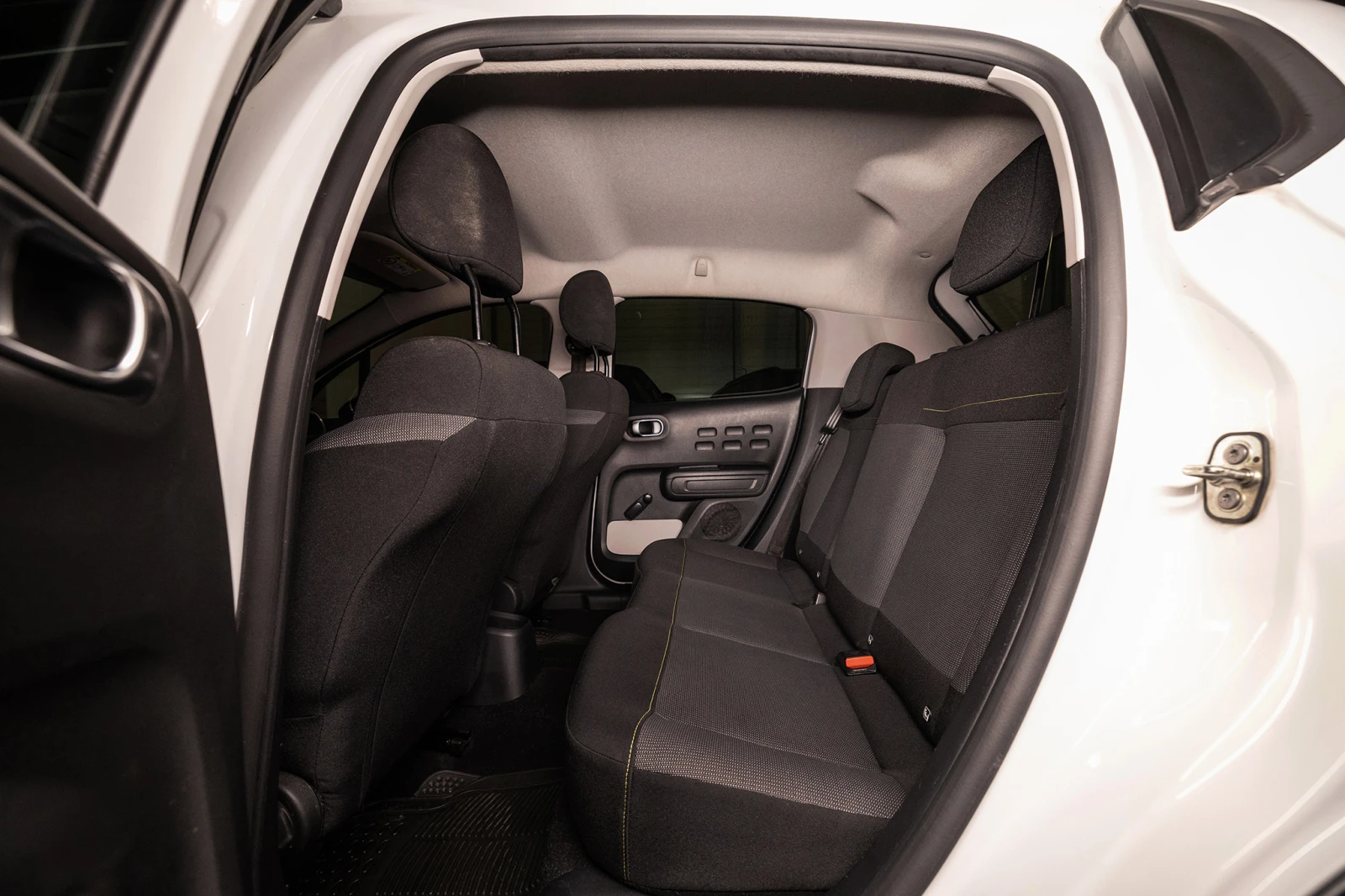 Citroen C3 1.2 PureTech * БЕНЗИН * ИКОНОМИЧЕН * Ел. СТЪКЛА, снимка 14 - Автомобили и джипове - 54068092