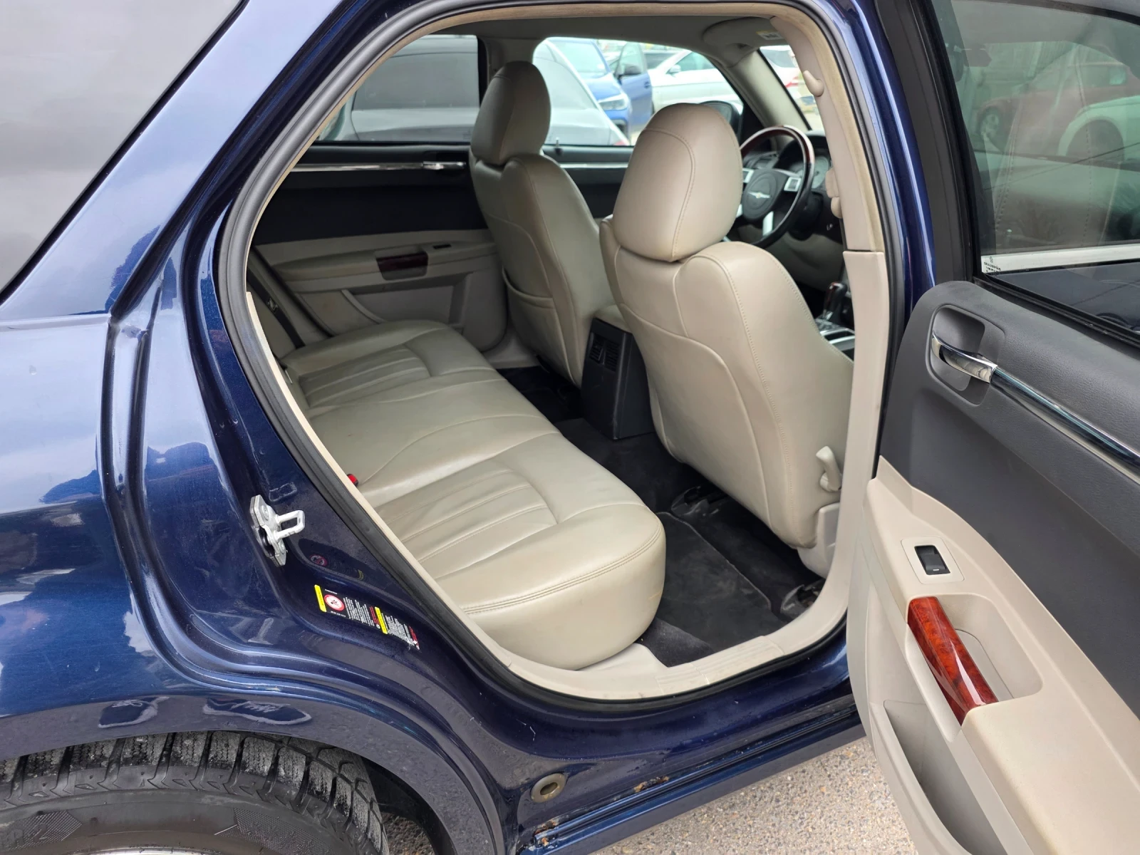 Chrysler 300c 3.0crd КОМБИ, снимка 8 - Автомобили и джипове - 54242874