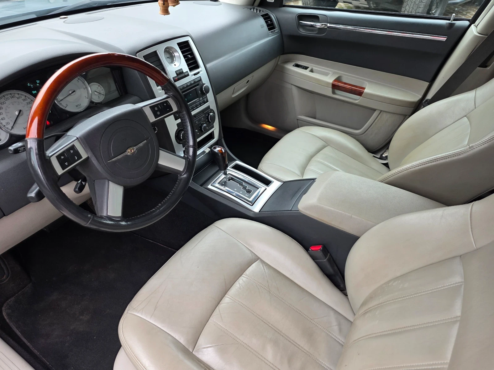 Chrysler 300c 3.0crd КОМБИ, снимка 7 - Автомобили и джипове - 54242874