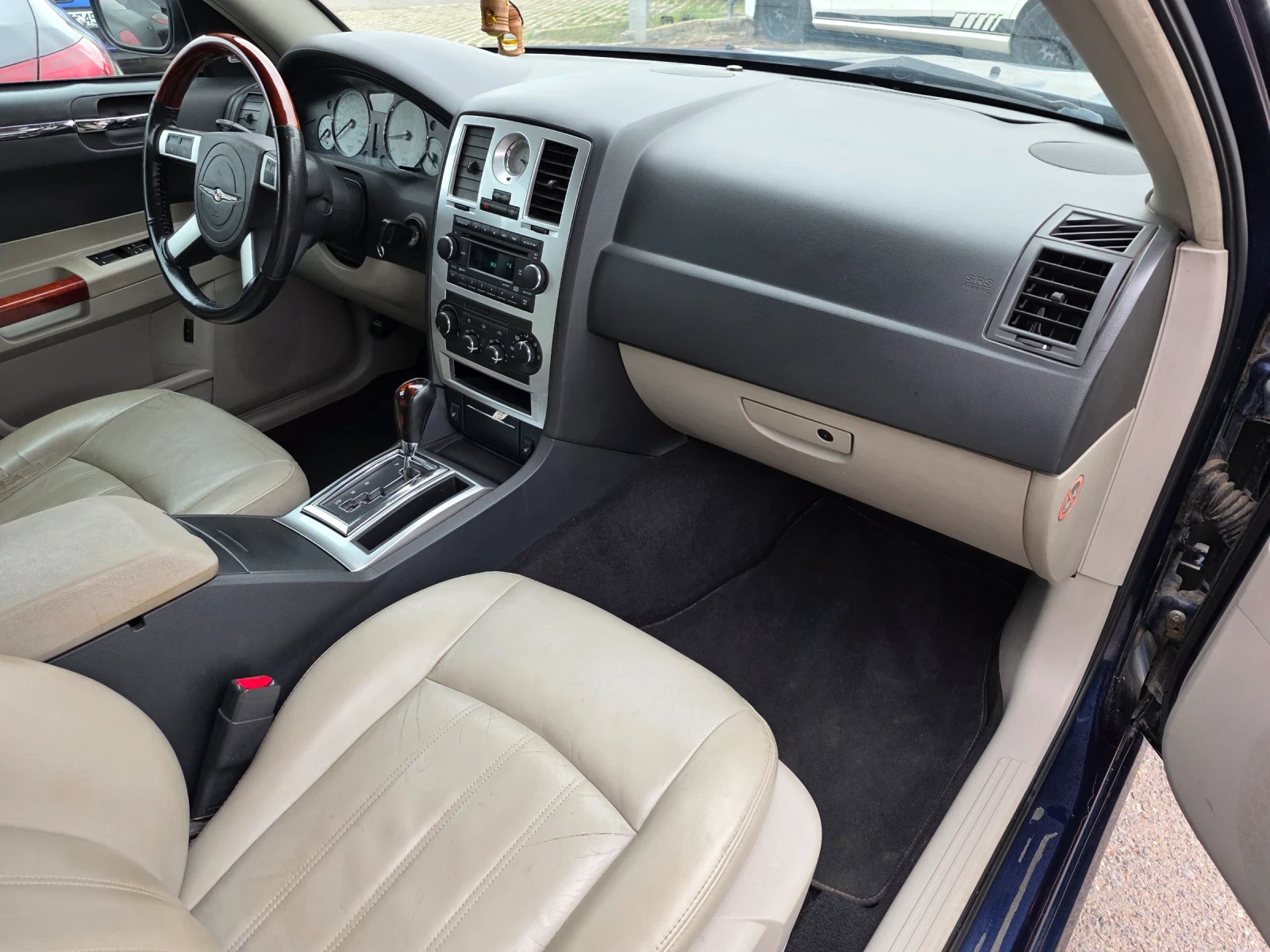 Chrysler 300c 3.0crd КОМБИ, снимка 9 - Автомобили и джипове - 54242874