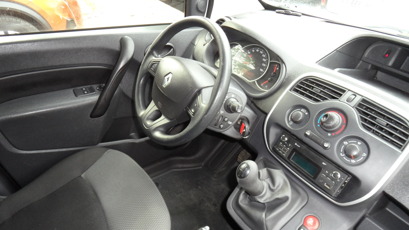 Renault Kangoo MAXI /климатик, снимка 10 - Автомобили и джипове - 54270231
