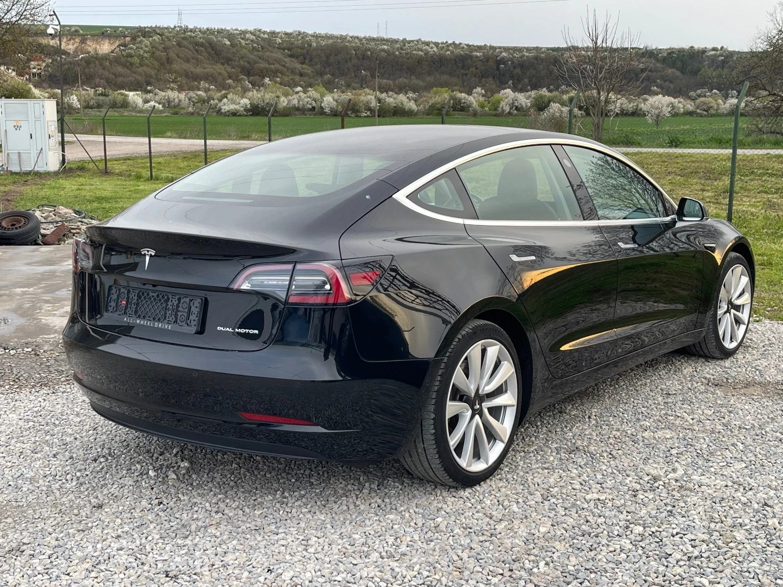 Tesla Model 3 LONG RANGE DUAL MOTOR AWD, снимка 5 - Автомобили и джипове - 54529103