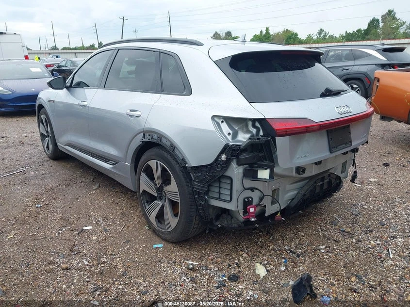 Audi E-Tron Premium Quattro, снимка 3 - Автомобили и джипове - 54874816