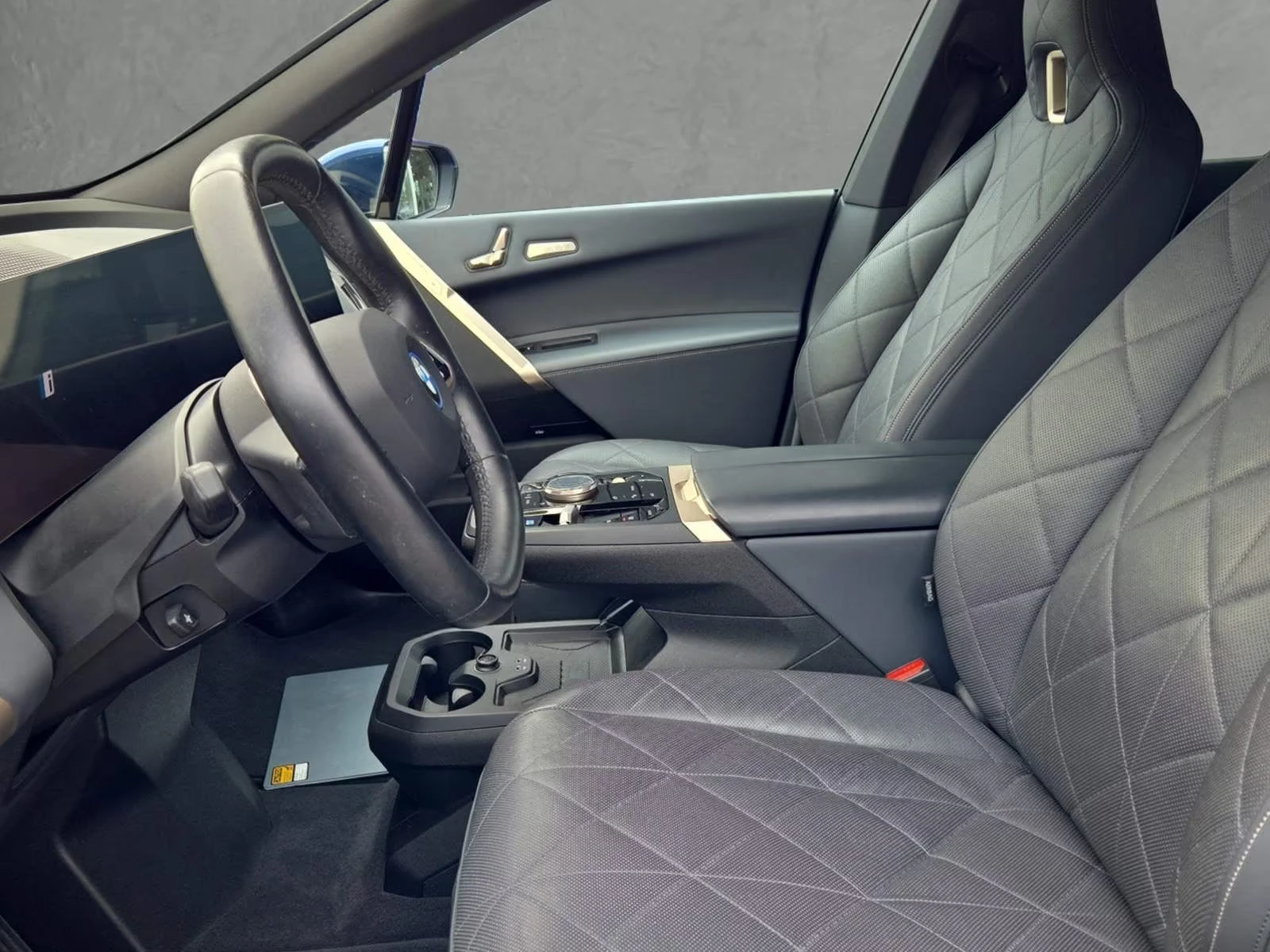 BMW iX 50/xDRIVE/523HP/HUD/SPORT/360/LASER/524z, снимка 10 - Автомобили и джипове - 55133258