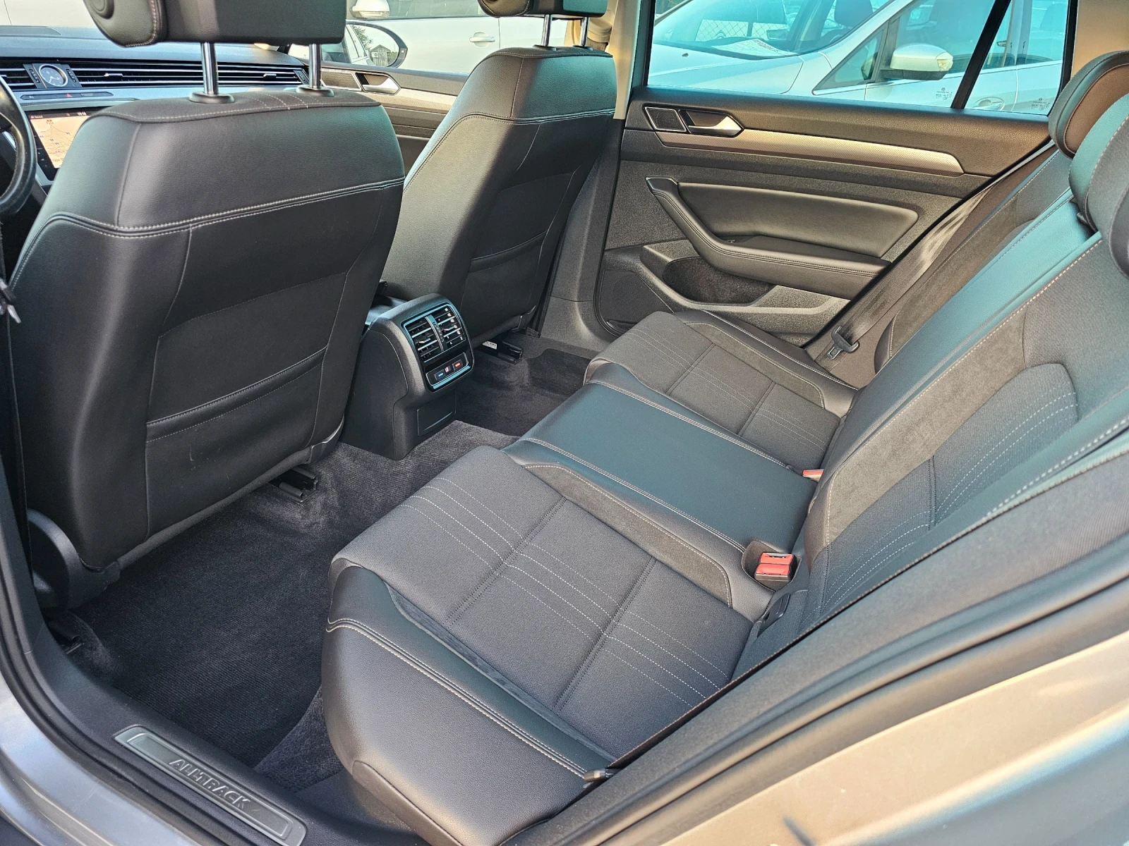VW Passat Alltrack, 2.0TDI, 190к.с., 4х4 , снимка 10 - Автомобили и джипове - 55418046