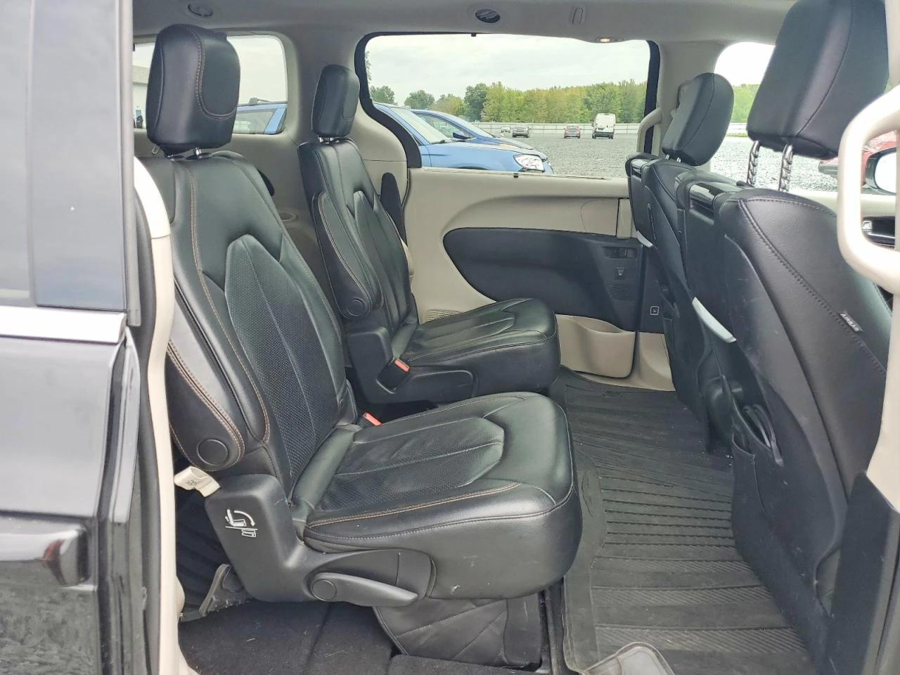 Chrysler Pacifica 3.6l Touring L Plus, снимка 11 - Автомобили и джипове - 56416862