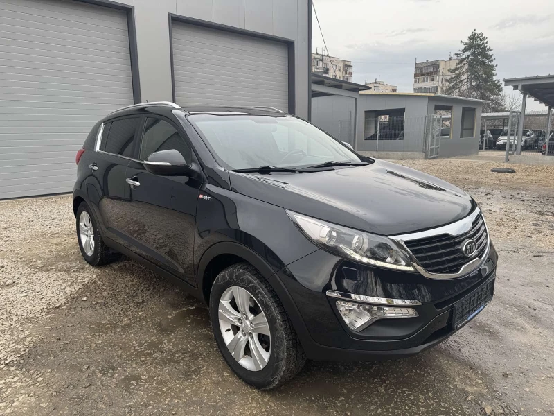 Kia Sportage 2.0CRDI* Full* LED* Avtomat* 4x4, снимка 2 - Автомобили и джипове - 49458143