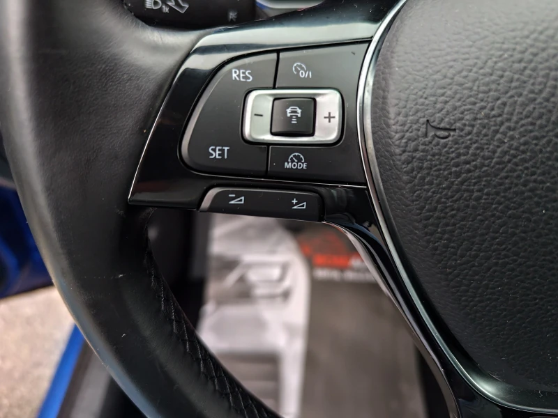 VW T-Roc 1.6TDi* EURO6D* LED* CARPLAY* , снимка 9 - Автомобили и джипове - 52557695