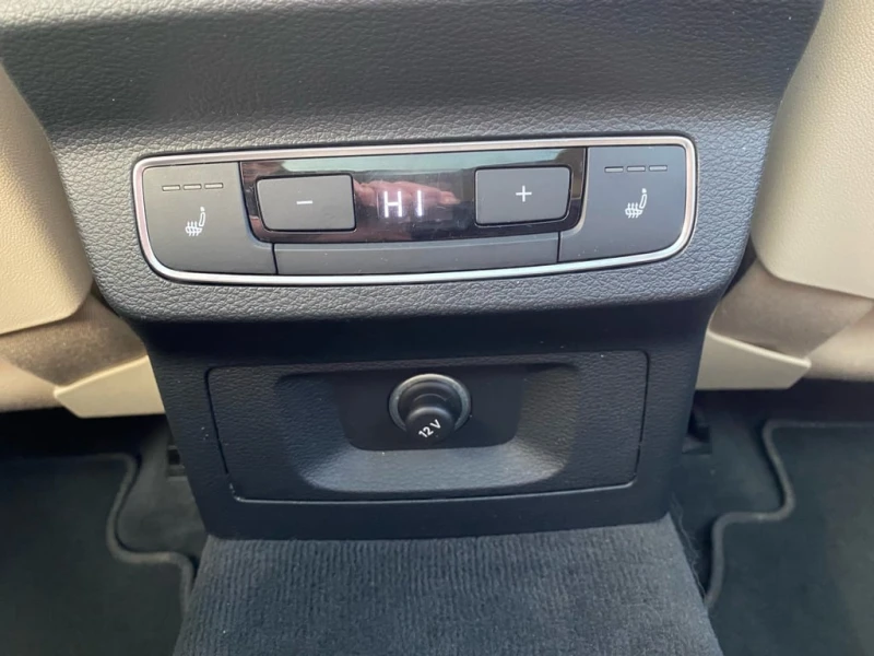 Audi Q5 * 2.0T | Technik | Panoramic Sunroof * CARFAX * ЦЕ, снимка 13 - Автомобили и джипове - 52727485