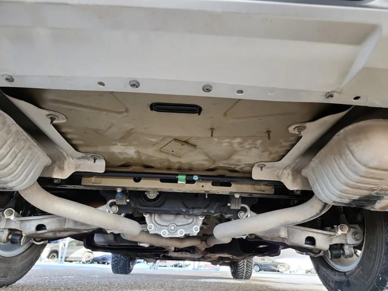 Ford Explorer * XLT * CARFAX * БЕЗ ПЪРВОНАЧАЛНА ВНОСКА, снимка 16 - Автомобили и джипове - 53231462