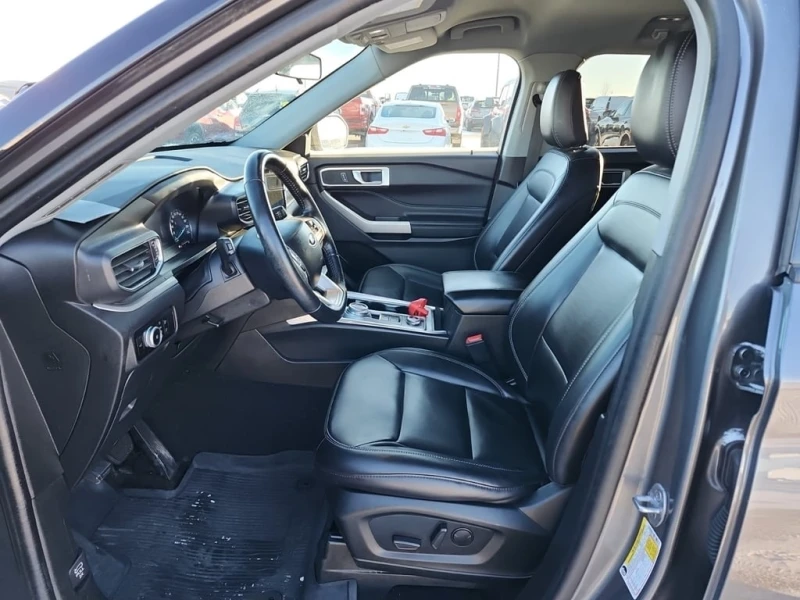 Ford Explorer * XLT * CARFAX * БЕЗ ПЪРВОНАЧАЛНА ВНОСКА, снимка 5 - Автомобили и джипове - 53231462