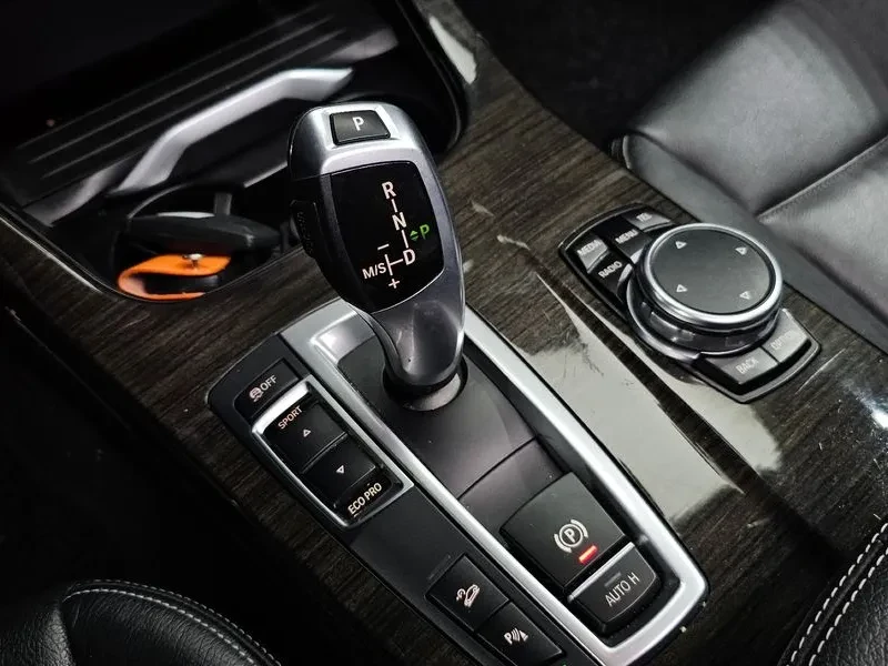BMW X4 2.0d, снимка 9 - Автомобили и джипове - 54604821