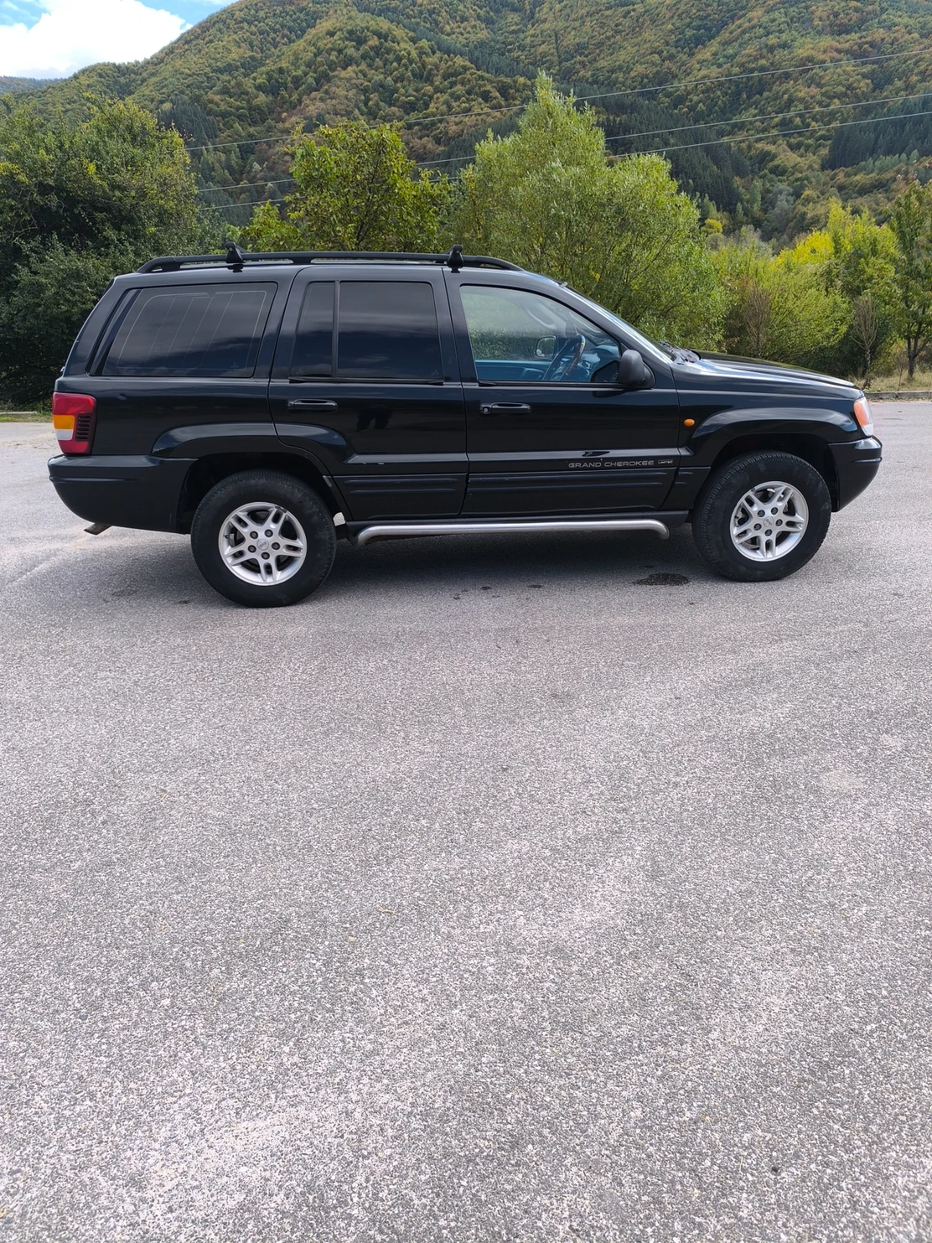 Jeep Grand cherokee Джипа е със два чифта джанти със гуми 16 и 17 цола | Mobile.bg — изображение 2