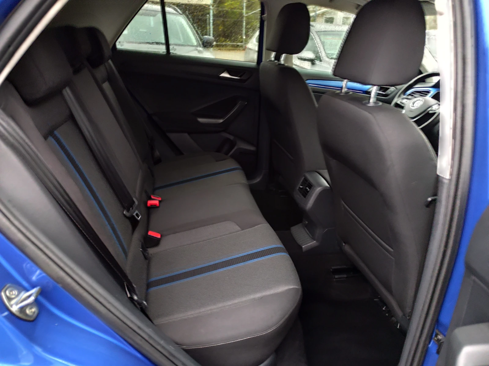 VW T-Roc 1.6TDi* EURO6D* LED* CARPLAY*  - изображение 10