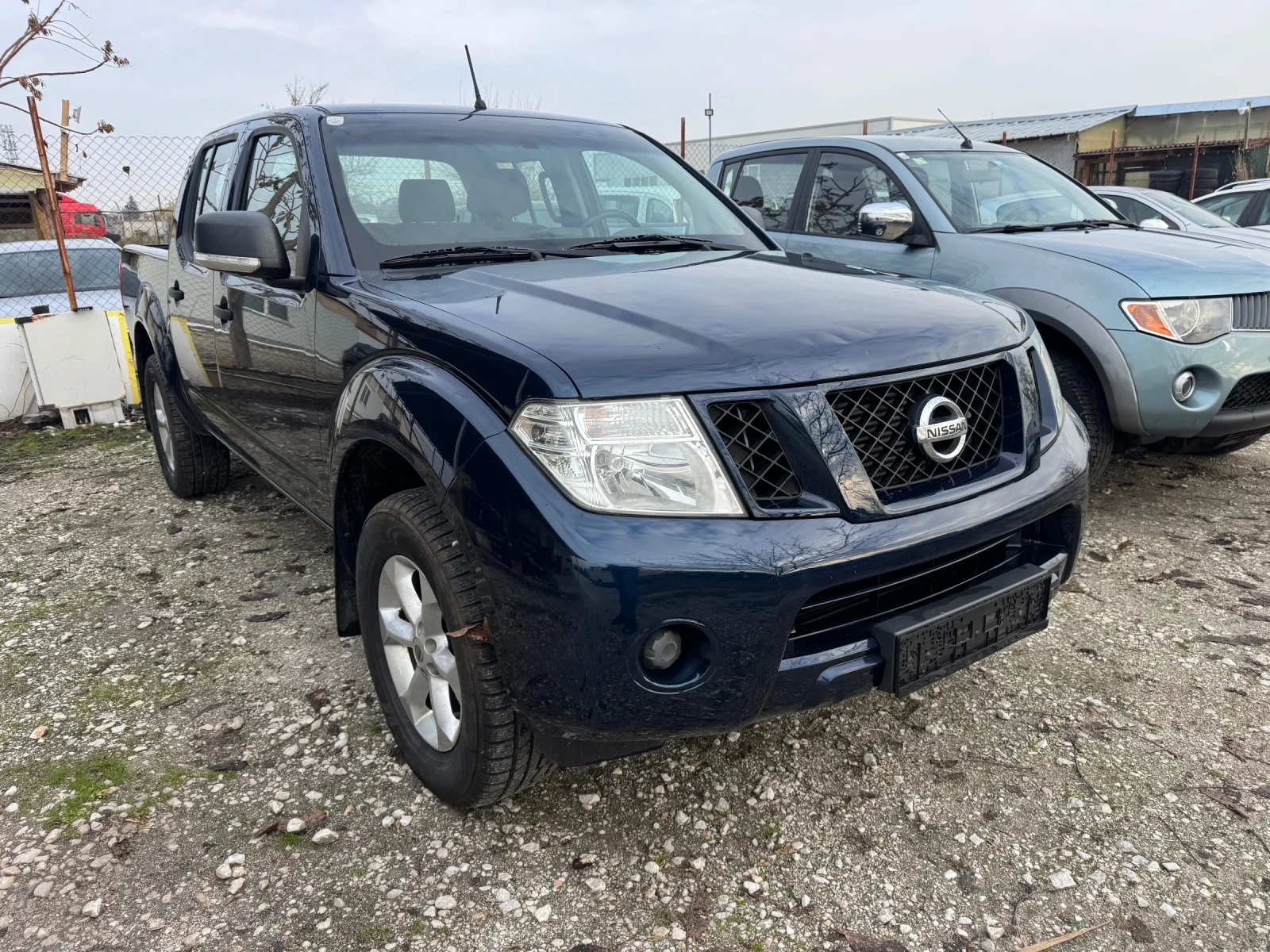 Nissan Navara 2, 5dci - изображение 2