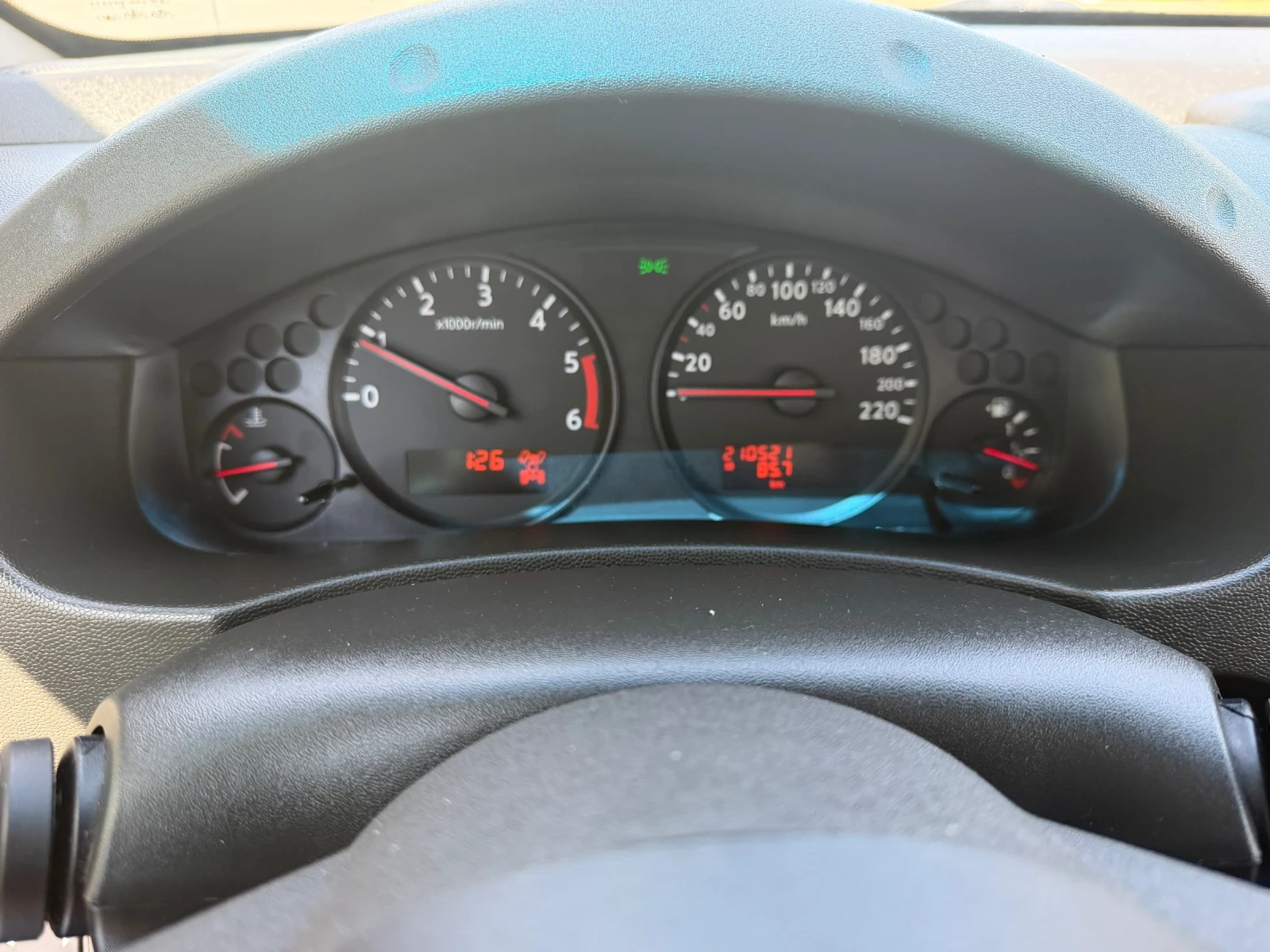 Nissan Navara 2, 5dci, снимка 14 - Автомобили и джипове - 52664600