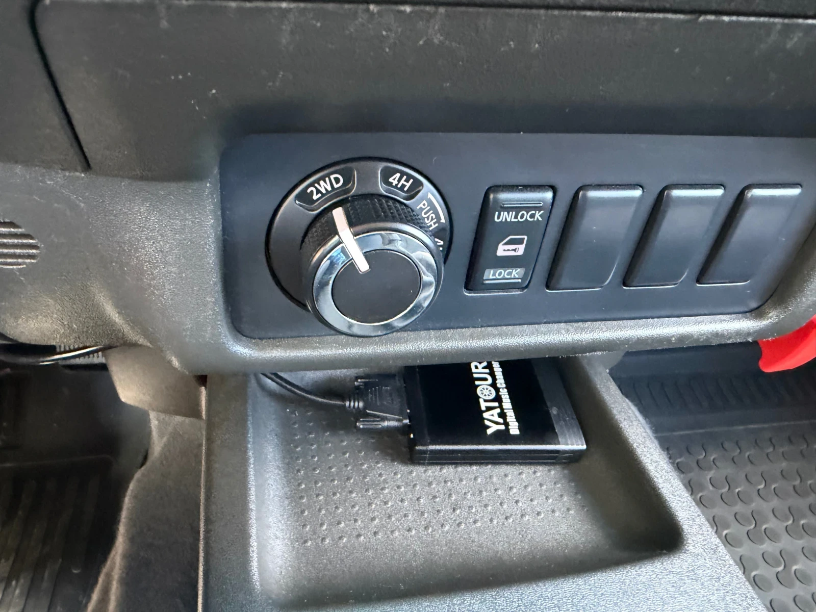 Nissan Navara 2, 5dci, снимка 15 - Автомобили и джипове - 52664600