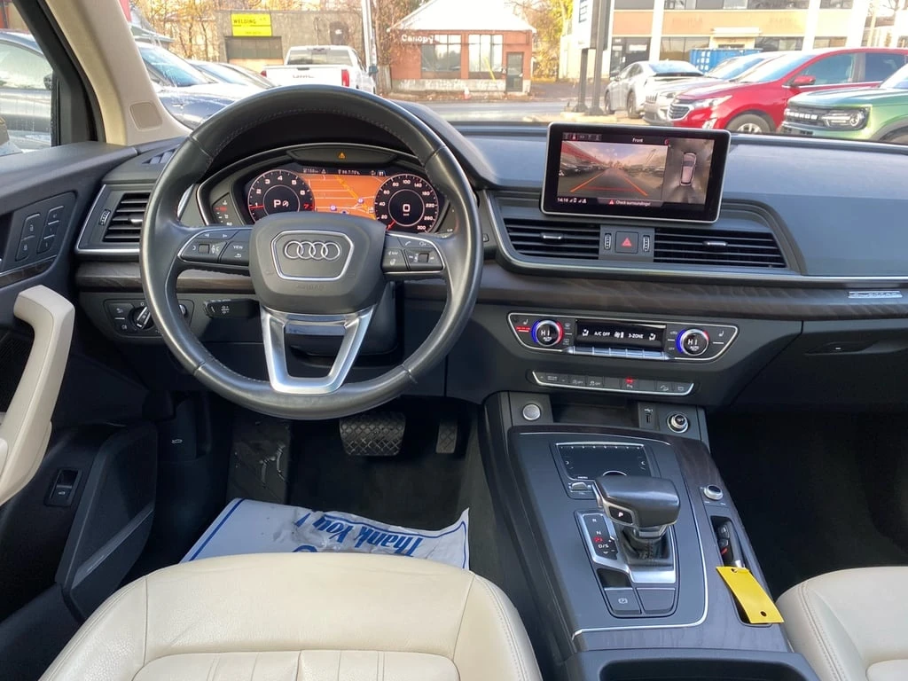 Audi Q5 * 2.0T | Technik | Panoramic Sunroof * CARFAX *  | Mobile.bg   14