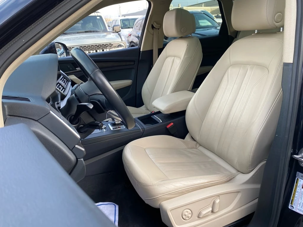 Audi Q5 * 2.0T | Technik | Panoramic Sunroof * CARFAX *  | Mobile.bg   10