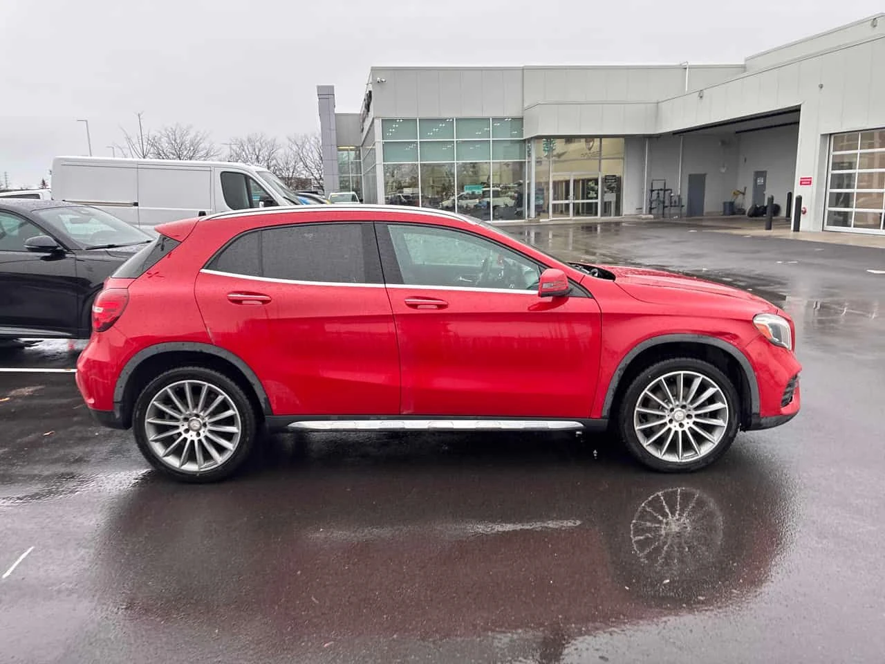 Mercedes-Benz GLA 250 * CARFAX * БЕЗ ПЪРВОНАЧАЛНА ВНОСКА, снимка 3 - Автомобили и джипове - 53953012