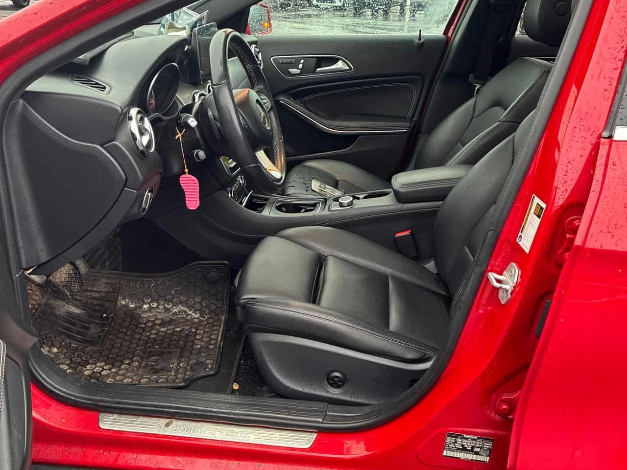 Mercedes-Benz GLA 250 * CARFAX * БЕЗ ПЪРВОНАЧАЛНА ВНОСКА, снимка 5 - Автомобили и джипове - 53953012