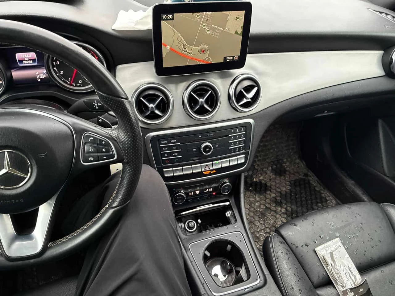 Mercedes-Benz GLA 250 * CARFAX * БЕЗ ПЪРВОНАЧАЛНА ВНОСКА, снимка 9 - Автомобили и джипове - 53953012