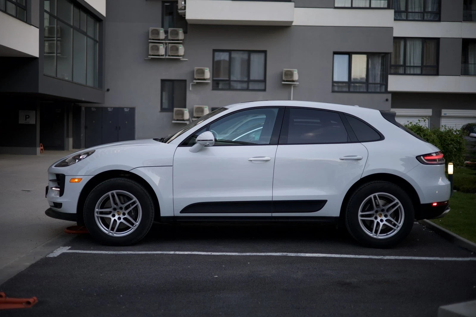 Porsche Macan S - 35 000 km , снимка 2 - Автомобили и джипове - 54339655