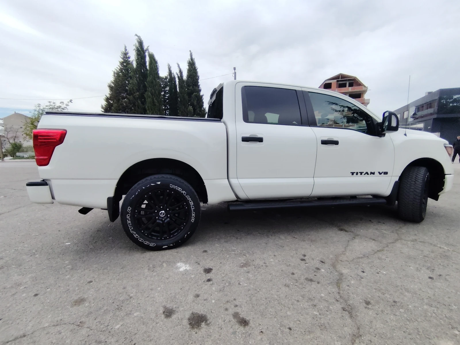 Nissan Titan crew cab 5.8 v8, снимка 4 - Автомобили и джипове - 54551479