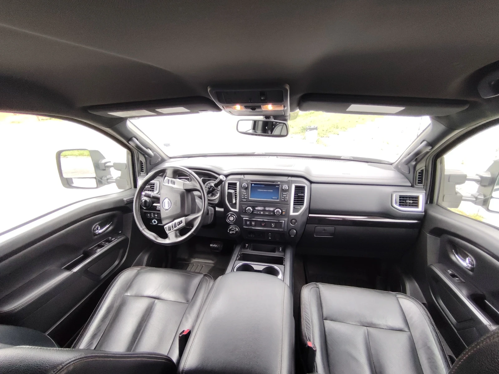 Nissan Titan crew cab 5.8 v8, снимка 5 - Автомобили и джипове - 54551479