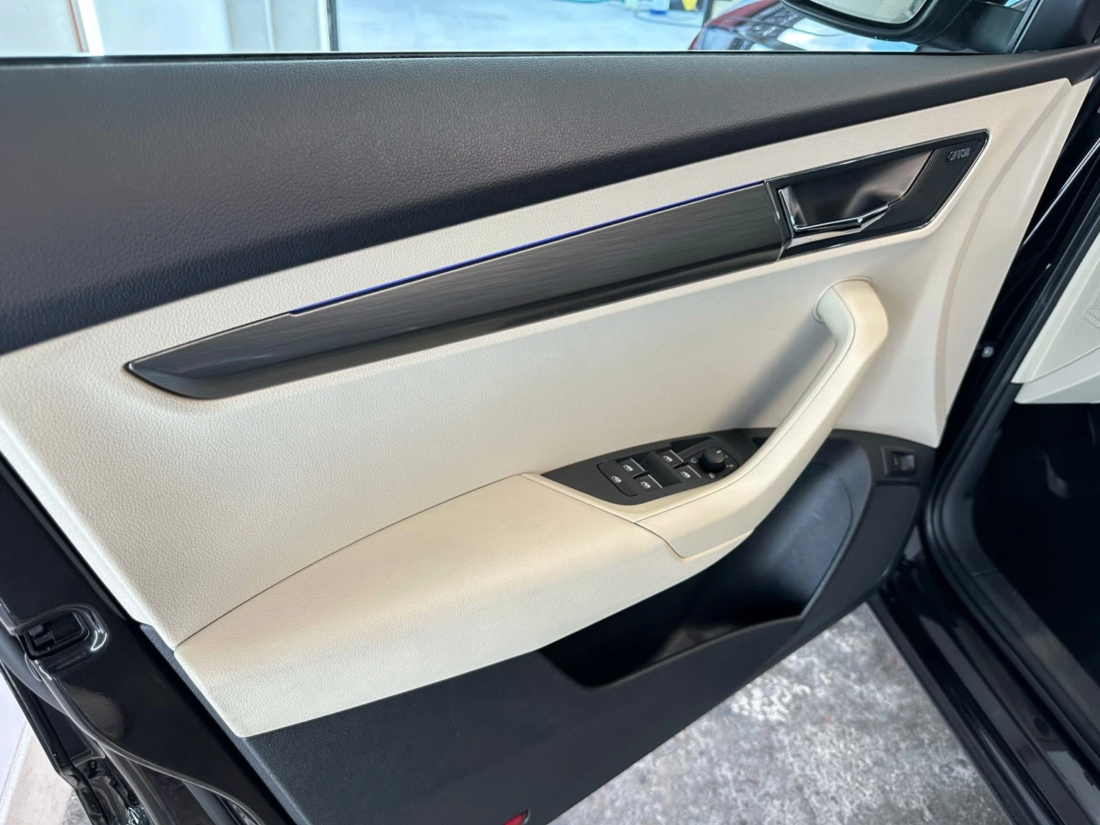 Skoda Karoq 2.0-TDI 4x4, снимка 13 - Автомобили и джипове - 55318085