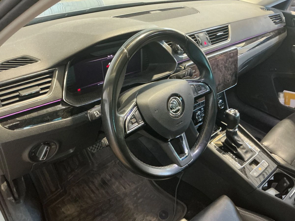 Skoda Superb L&K История/Обдухване/Canton, снимка 4 - Автомобили и джипове - 55318085