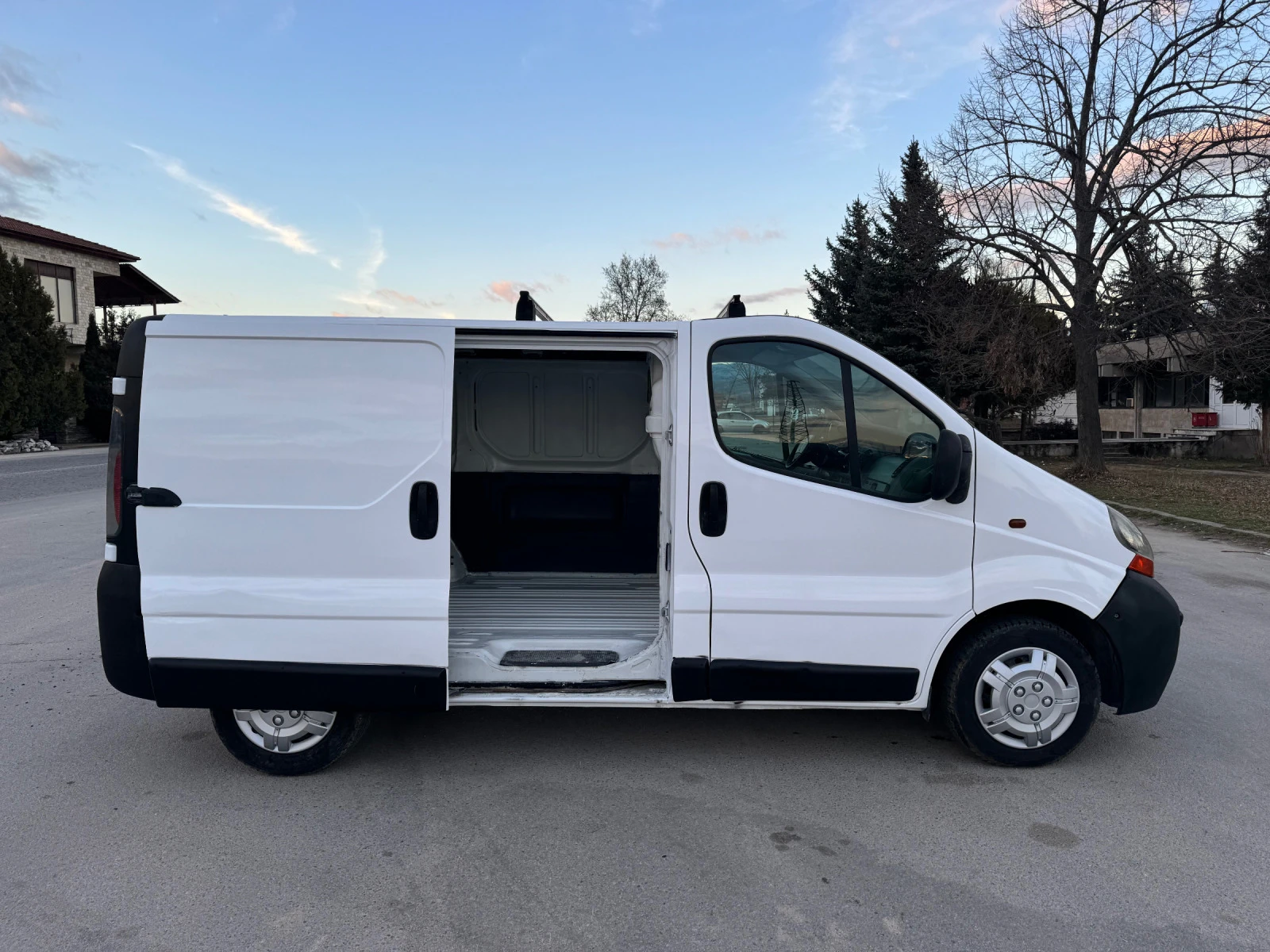 Renault Trafic 1.9 dci - изображение 8