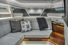Моторна яхта Sea Ray 370 Sundancer, снимка 16