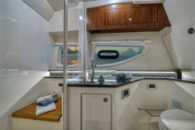 Моторна яхта Sea Ray 370 Sundancer, снимка 15