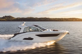 Моторна яхта Sea Ray 370 Sundancer, снимка 3