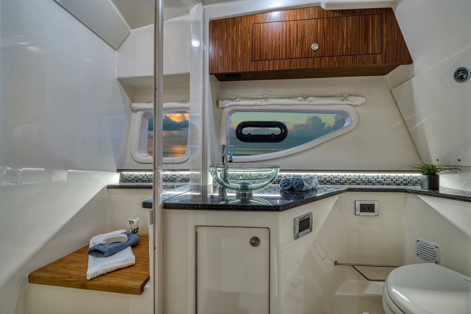 ������� ���� Sea Ray 370 Sundancer | Mobile.bg � ����������� 15