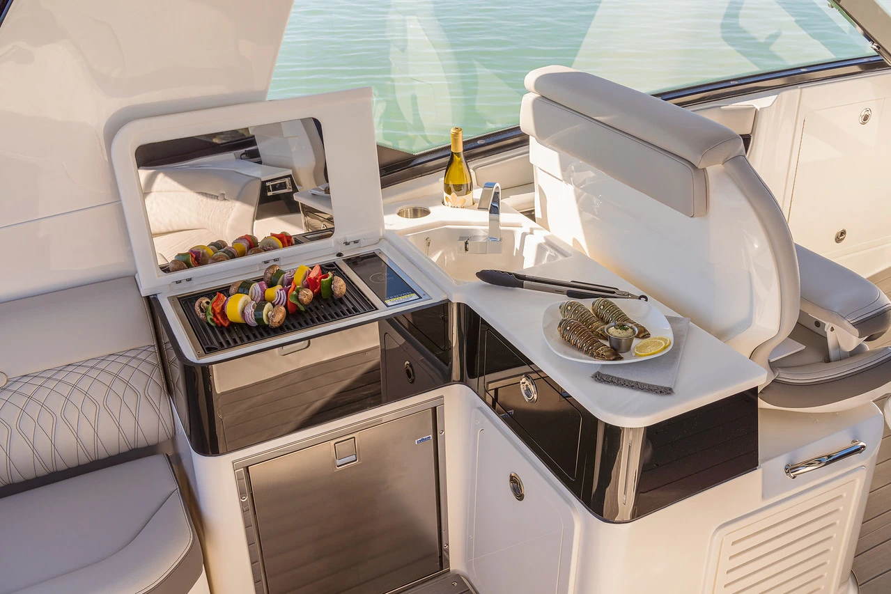 ������� ���� Sea Ray 370 Sundancer | Mobile.bg � ����������� 11