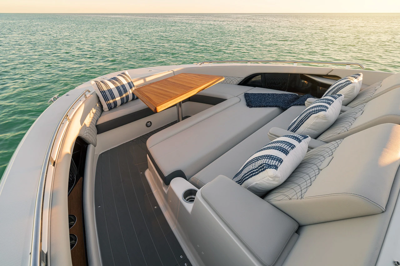 ������� ���� Sea Ray 370 Sundancer | Mobile.bg � ����������� 4