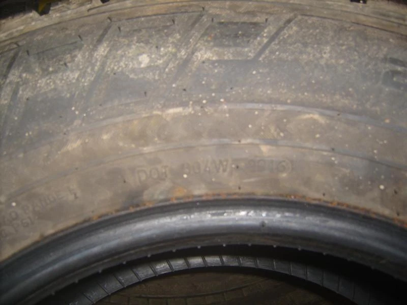 Гуми Зимни 215/75R16, снимка 8 - Гуми и джанти - 47078500