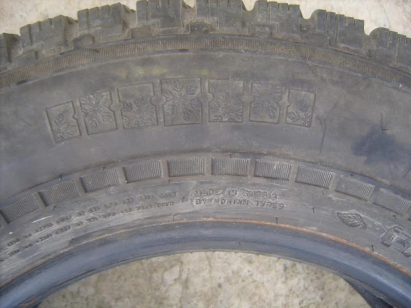 Гуми Зимни 215/75R16, снимка 3 - Гуми и джанти - 47078500